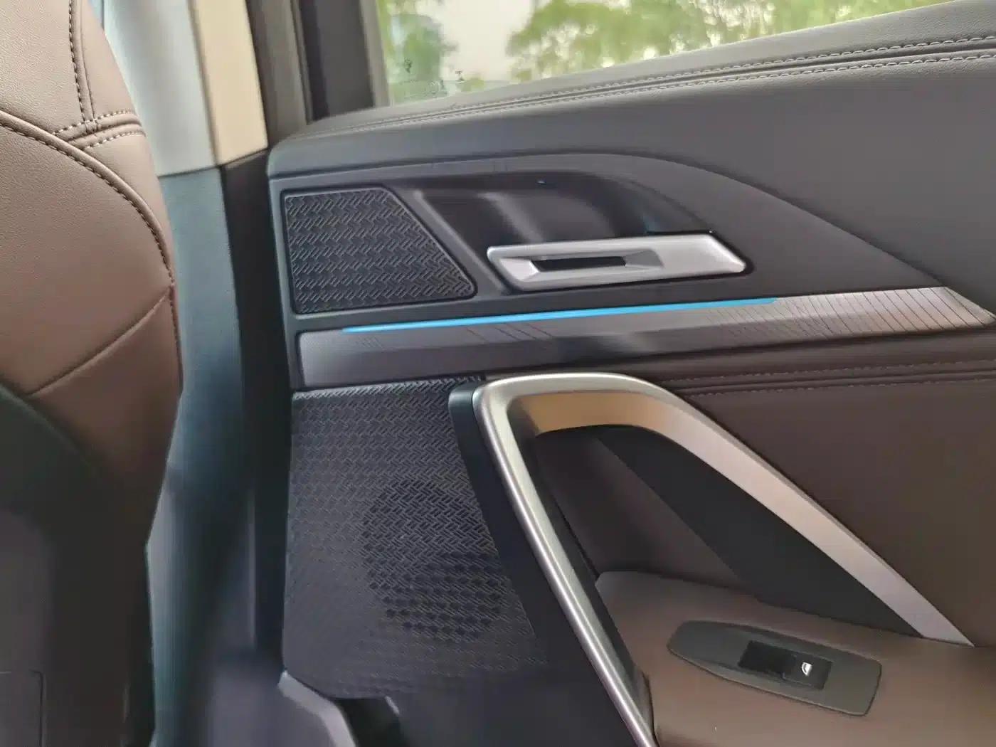 BMW iX1 2023 eDrive25L M Sport Package — миниатюра 13