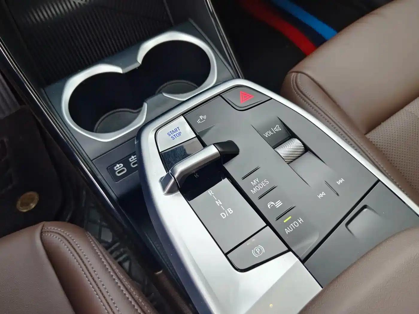 BMW iX1 2023 eDrive25L M Sport Package — миниатюра 14
