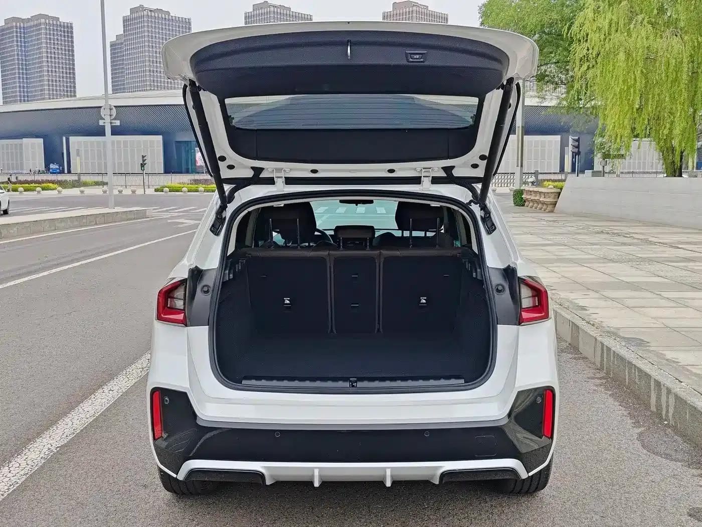 BMW iX1 2023 eDrive25L M Sport Package — миниатюра 21
