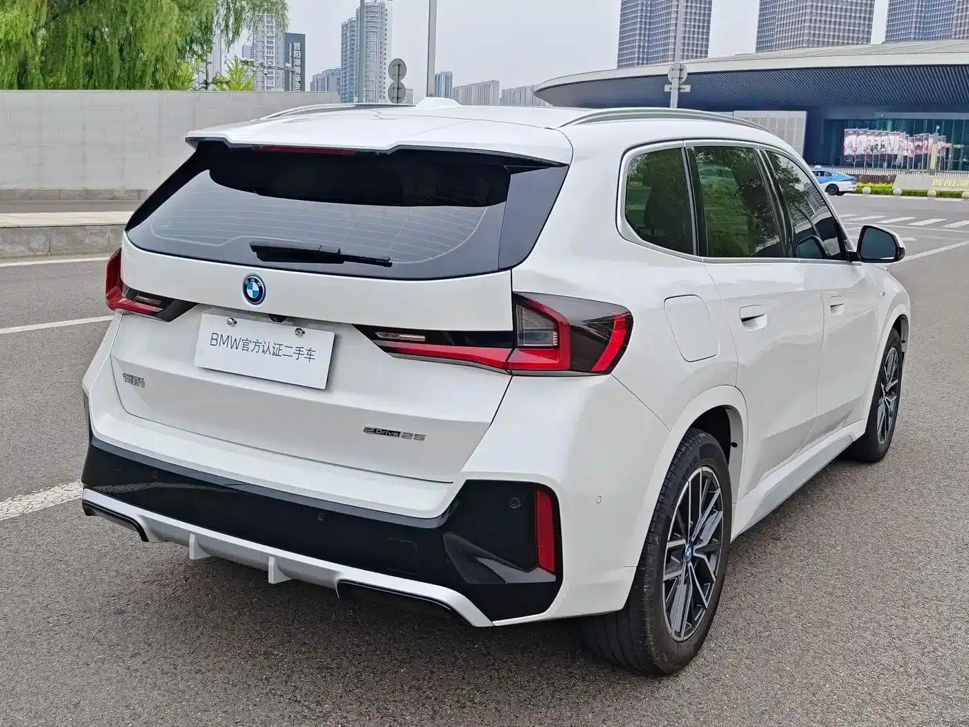 BMW iX1 2023 eDrive25L M Sport Package — миниатюра 4