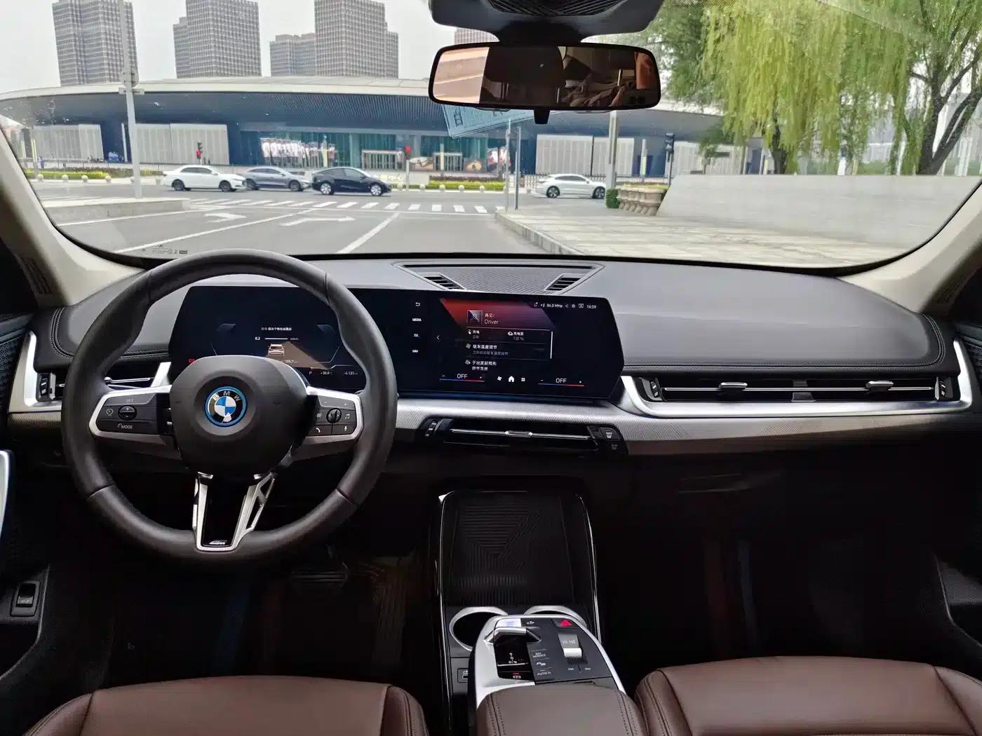 BMW iX1 2023 eDrive25L M Sport Package — миниатюра 9