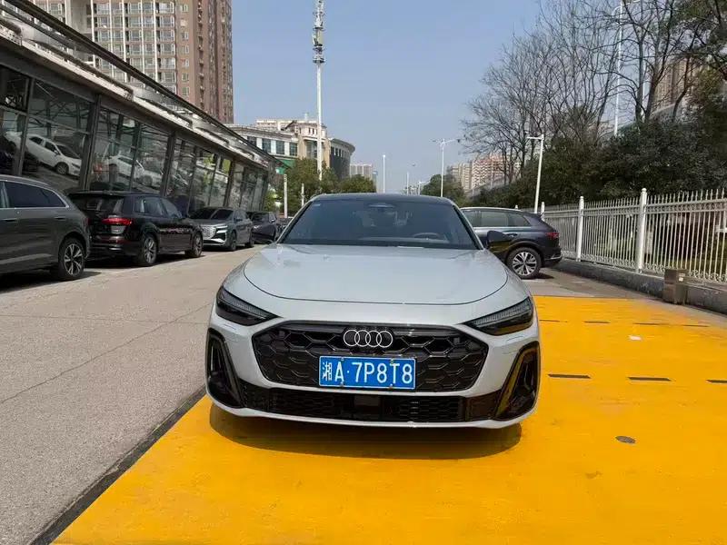 Audi A5L 2026 2.0T Sport quattro — миниатюра 2