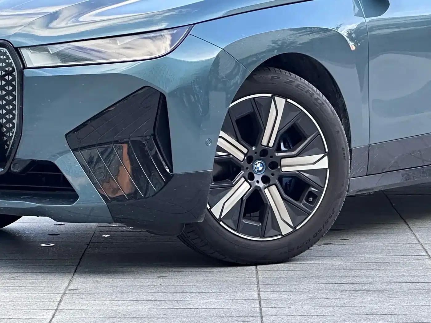 BMW iX 2022 xDrive40 — миниатюра 3
