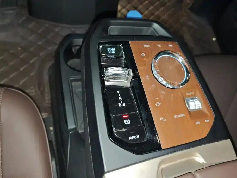 BMW iX 2022 xDrive40 — миниатюра 16
