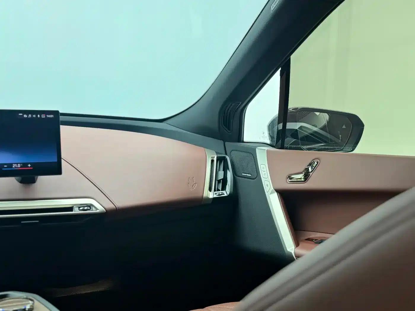 BMW iX 2022 xDrive40 — миниатюра 14