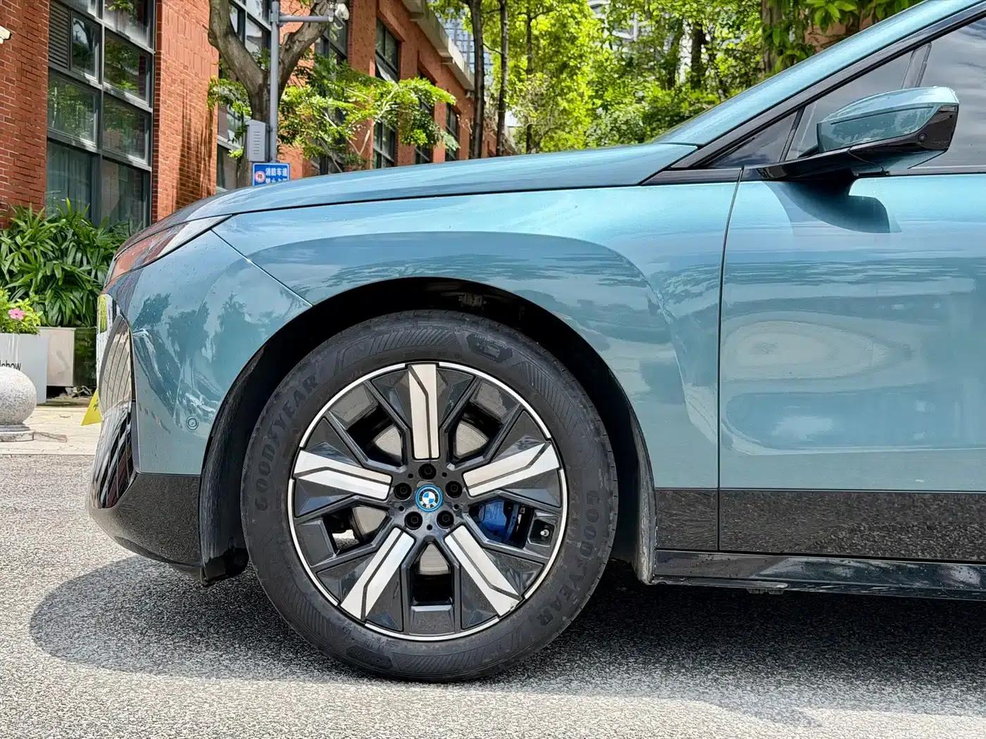 BMW iX 2022 xDrive40 — миниатюра 9