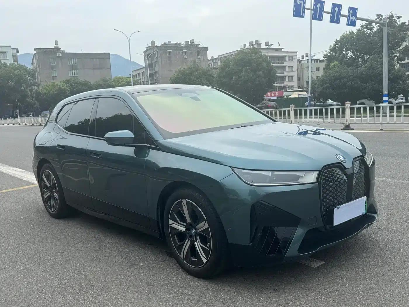 BMW iX 2023 xDrive40 — миниатюра 3