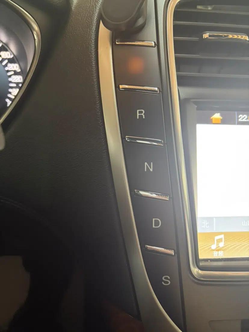 Lincoln MKX 2018 2.0T Four-Wheel Drive Zunya Edition — миниатюра 10