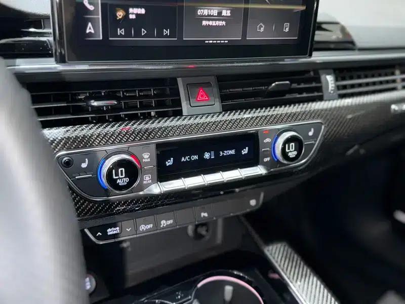 Audi RS 5 2023 2.9T Sportback Dark Gold Edition — миниатюра 8