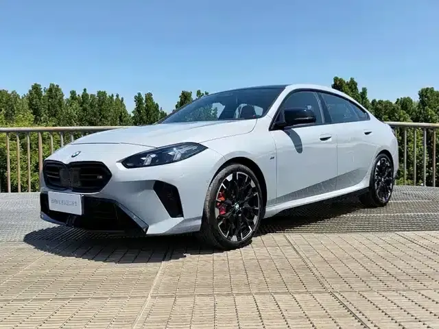 2025 BMW M235L