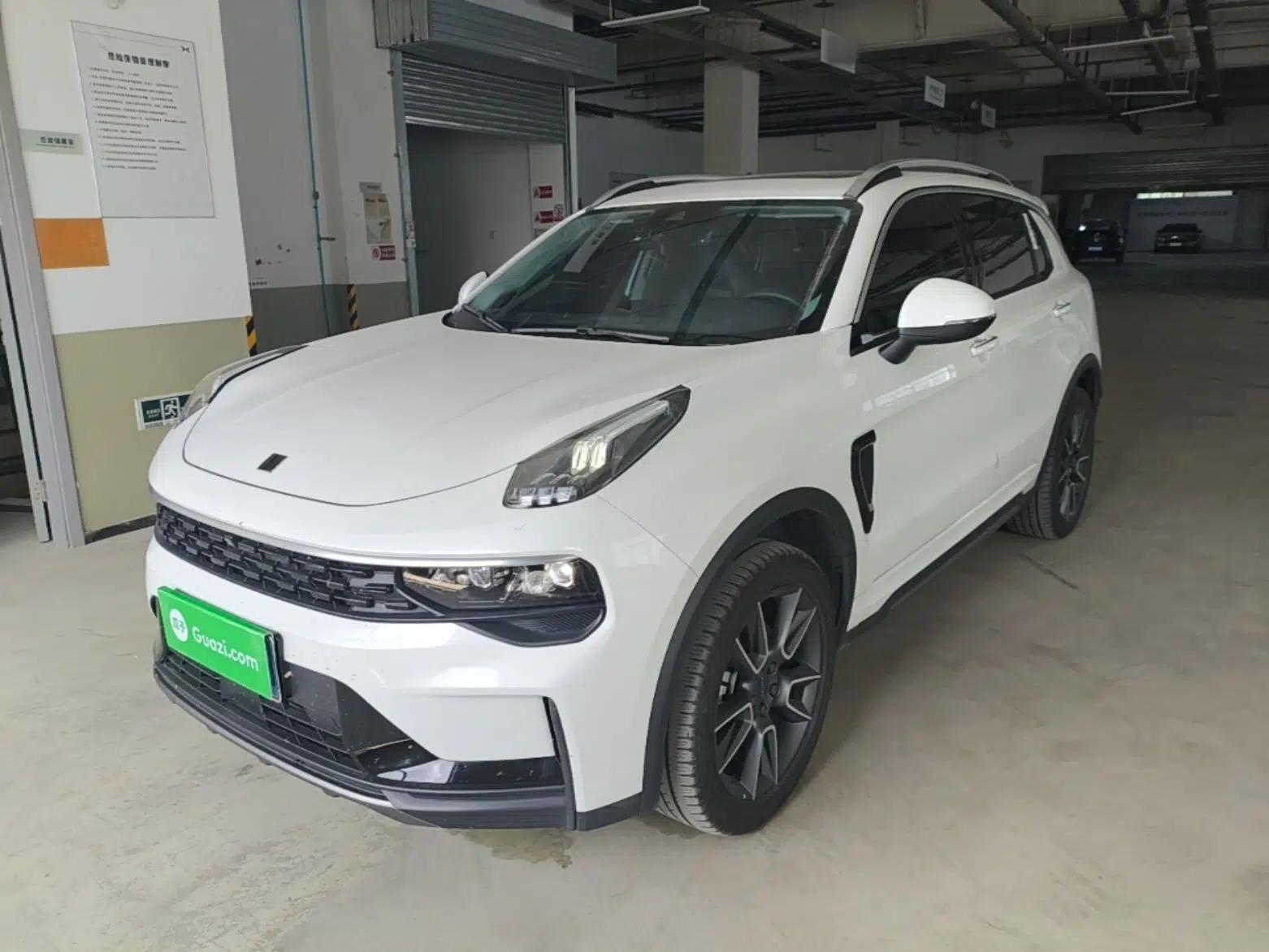 Lynk & Co 01 2021 2.0TD Two-Wheel-Drive Pro Trim — миниатюра 1