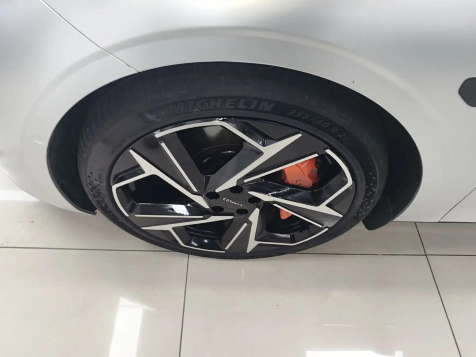Lynk & Co Z10 2025 95 kWh 702 km All-Wheel Drive Intelligent Driving Ultra — миниатюра 10