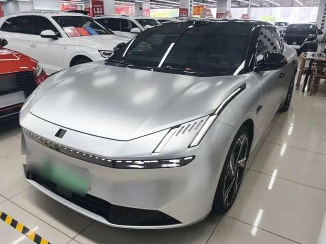 Lynk & Co Z10 2025 95 kWh 702 km All-Wheel Drive Intelligent Driving Ultra