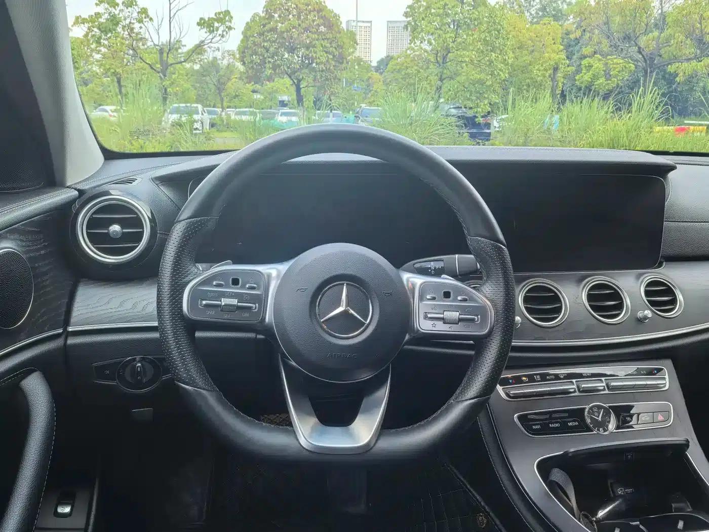 2019 Mercedes-Benz E-Class E 200 L — миниатюра 33