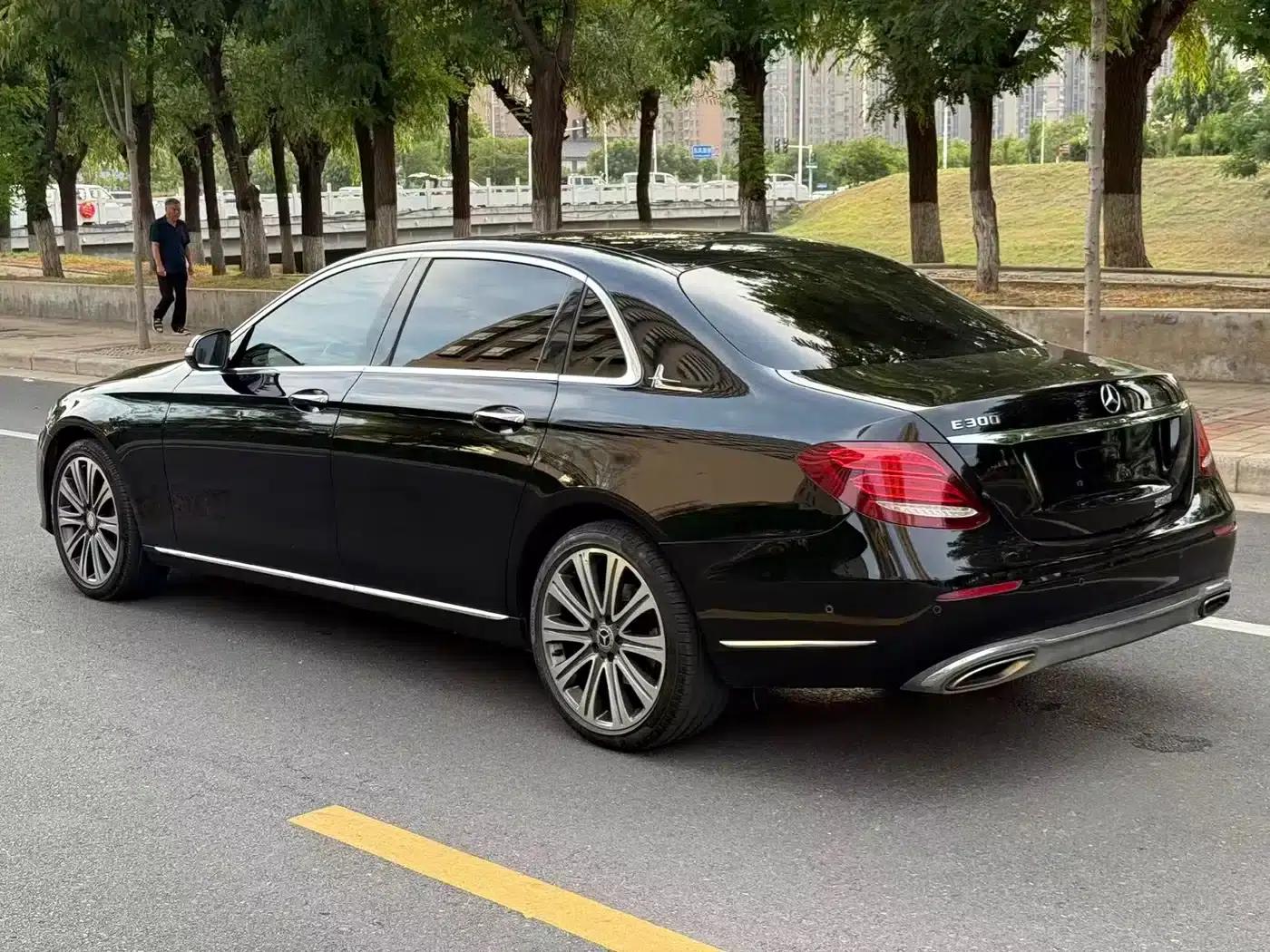 2017 Mercedes-Benz E-Class E 300 L Luxury — миниатюра 7