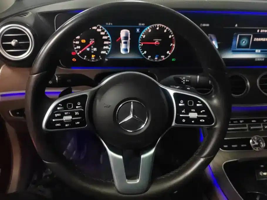 Mercedes-Benz E-Class 2020 Facelift E 300 L Special Edition — миниатюра 15