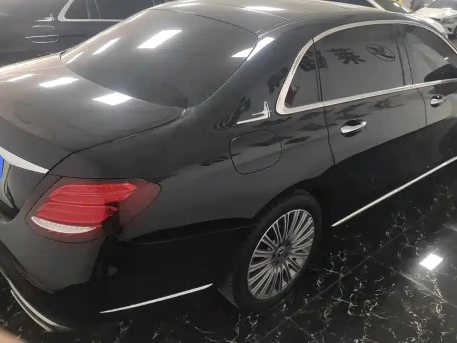 Mercedes-Benz E-Class 2020 Facelift E 300 L Special Edition — миниатюра 3