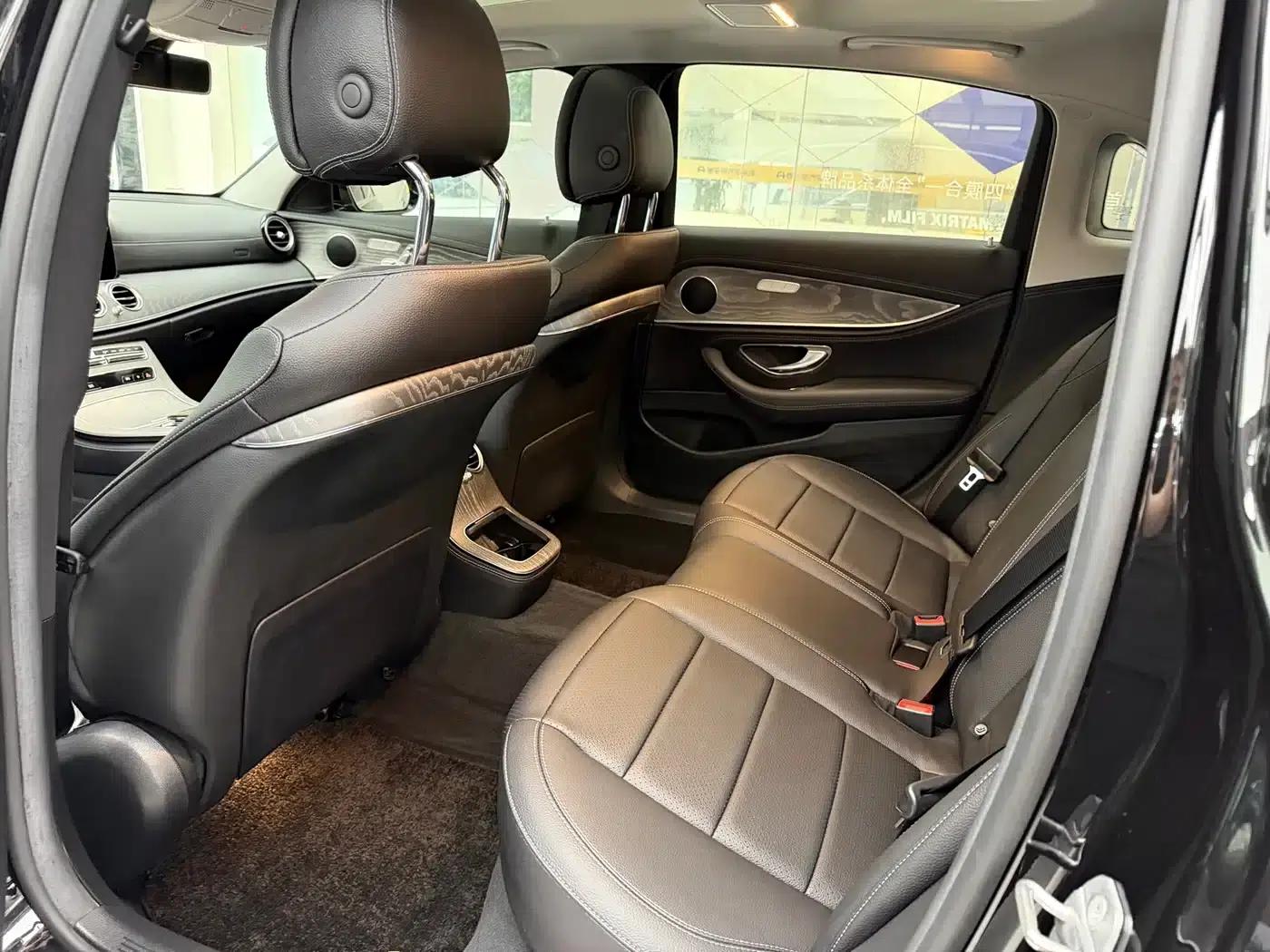 Mercedes-Benz E-Class 2022 E 300 L Sport Style — миниатюра 15