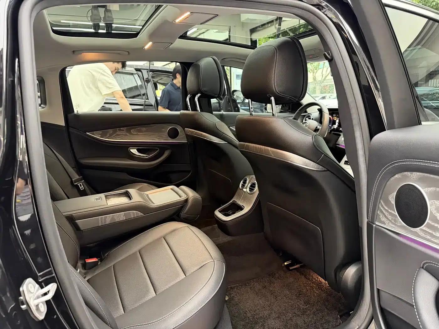 Mercedes-Benz E-Class 2022 E 300 L Sport Style — миниатюра 19