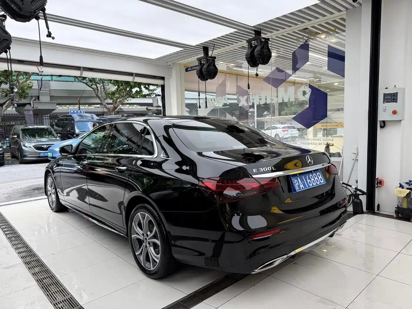 Mercedes-Benz E-Class 2022 E 300 L Sport Style — миниатюра 4
