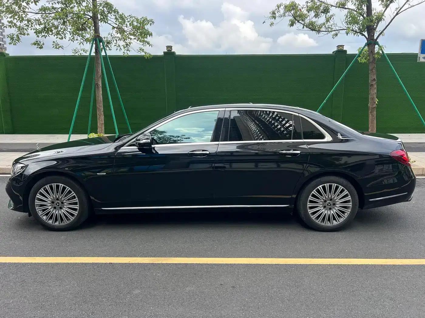Mercedes-Benz E-Class 2020 Facelift E 300 L Special Edition — миниатюра 7