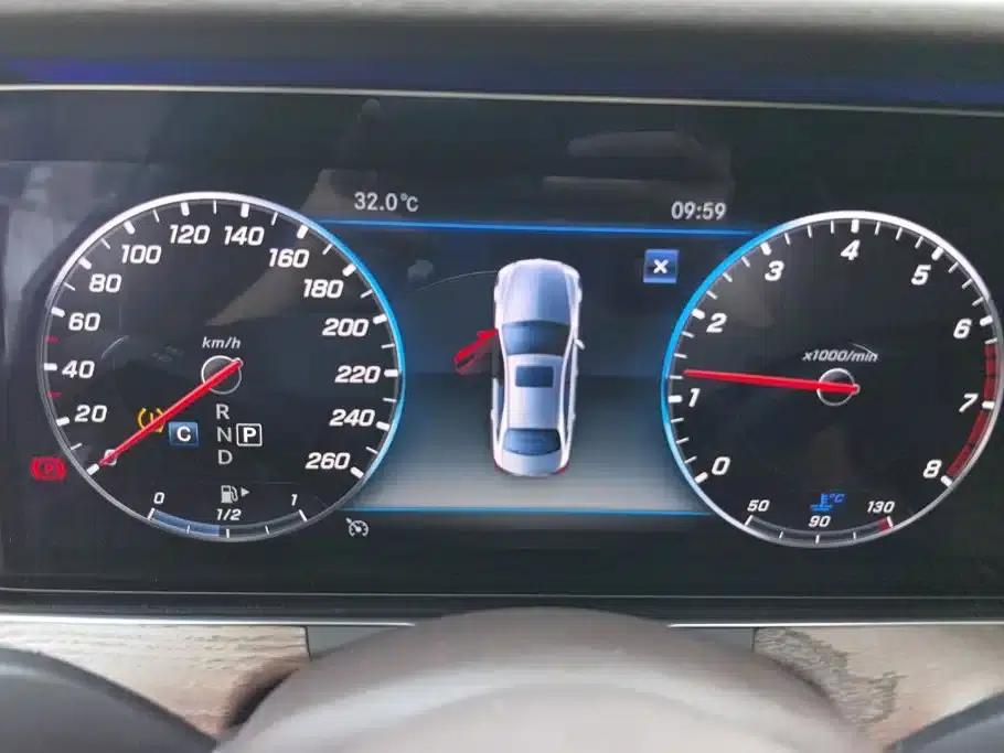 Mercedes-Benz E-Class 2019 Facelift E 300 L Fashion Model — миниатюра 14
