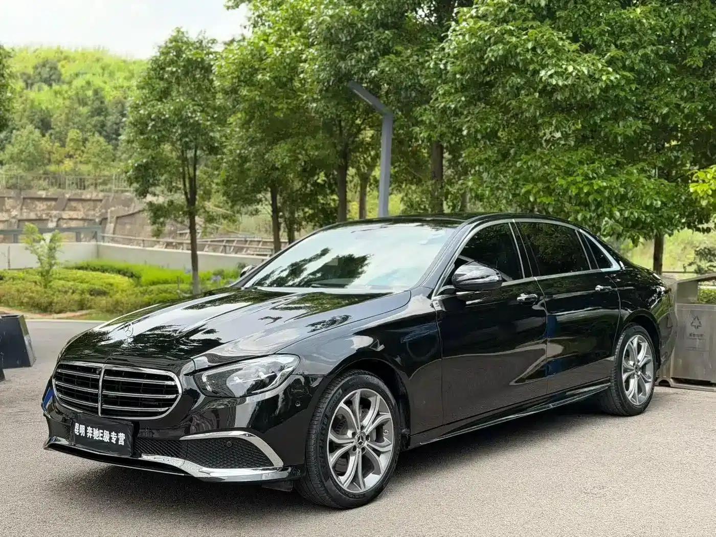 Mercedes-Benz E-Class 2021 E 300 L Fashion Edition — миниатюра 1