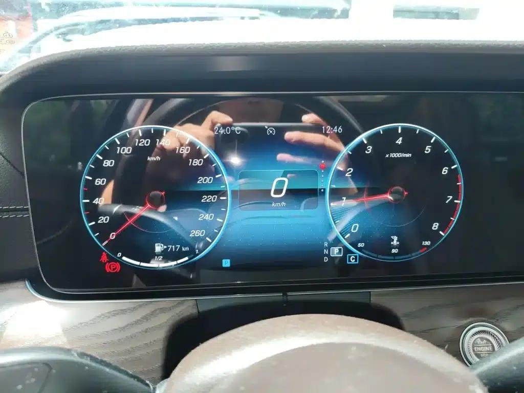 Mercedes-Benz E-Class 2022 Facelift III E 300 L Fashion Model — миниатюра 12