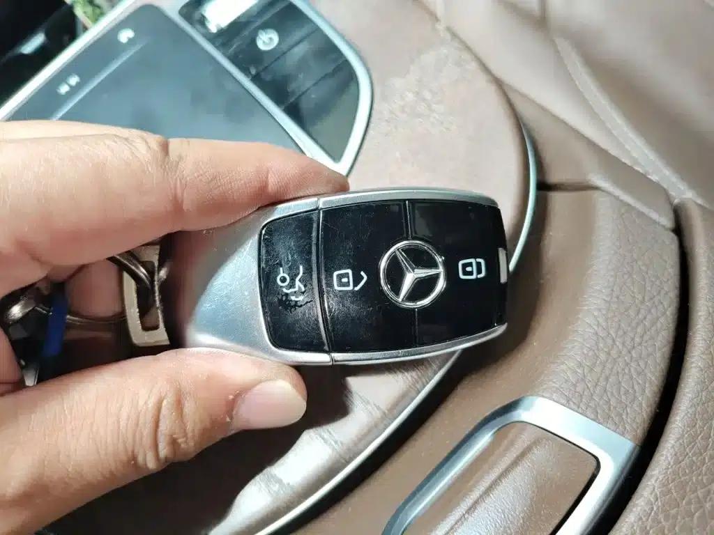 Mercedes-Benz E-Class 2022 Facelift III E 300 L Fashion Model — миниатюра 9