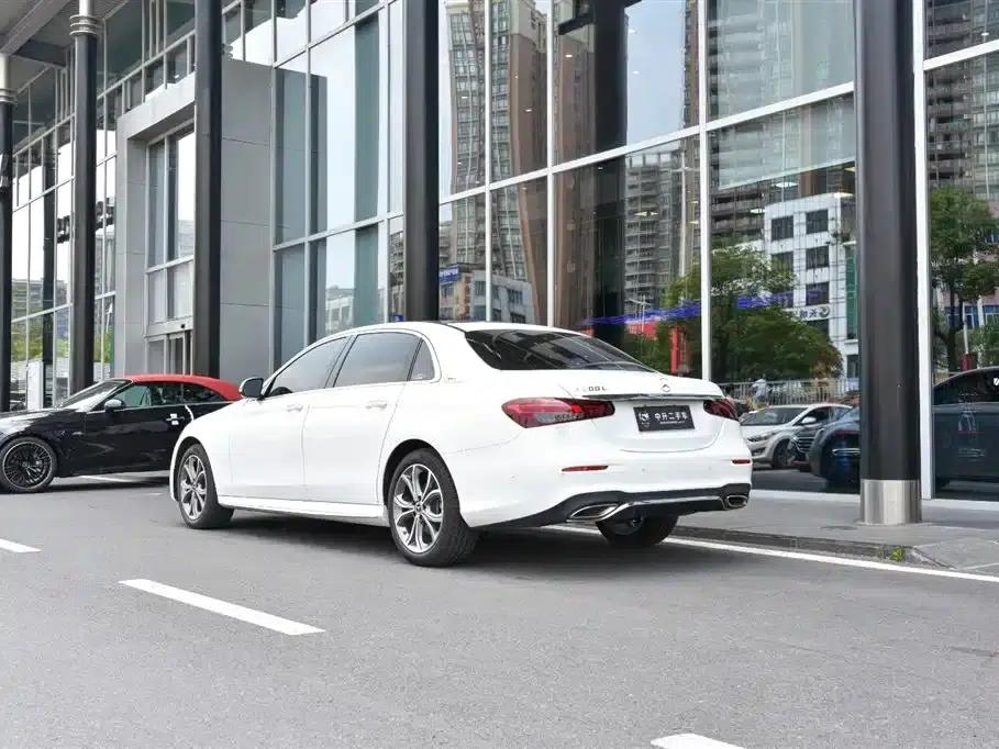Mercedes-Benz E-Class 2022 E 300 L Sport Style — миниатюра 4