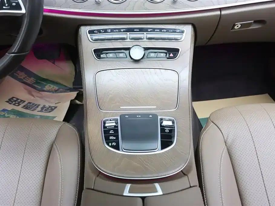 Mercedes-Benz E-Class 2021 Facelift E 300 L Fashion Model — миниатюра 25