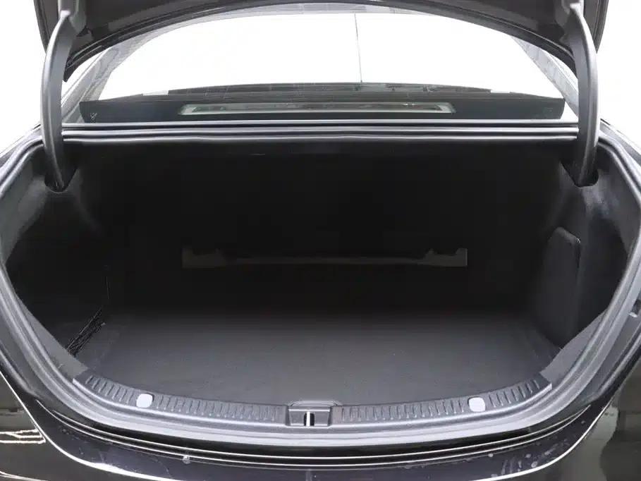 Mercedes-Benz E-Class 2021 Facelift E 300 L Fashion Model — миниатюра 31