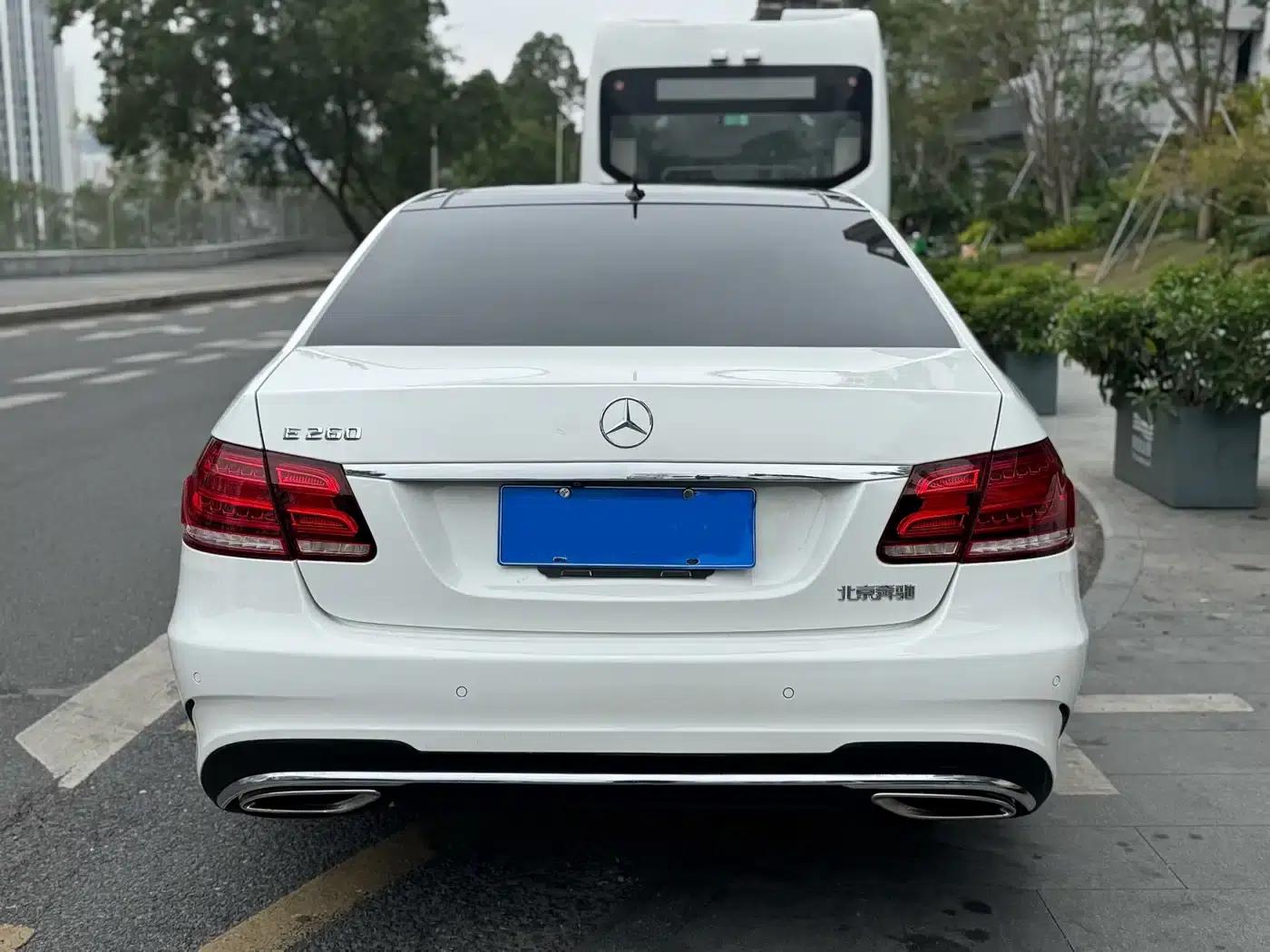 2015 Mercedes-Benz E-Class E 260 L Sport Luxury — миниатюра 8