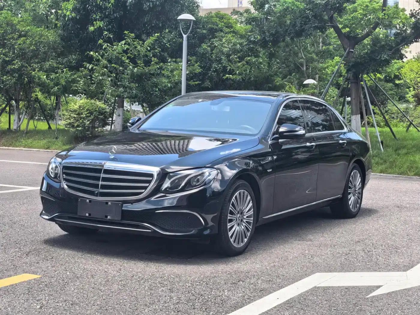 2019 Mercedes-Benz E-Class E 300 L Luxury — миниатюра 1