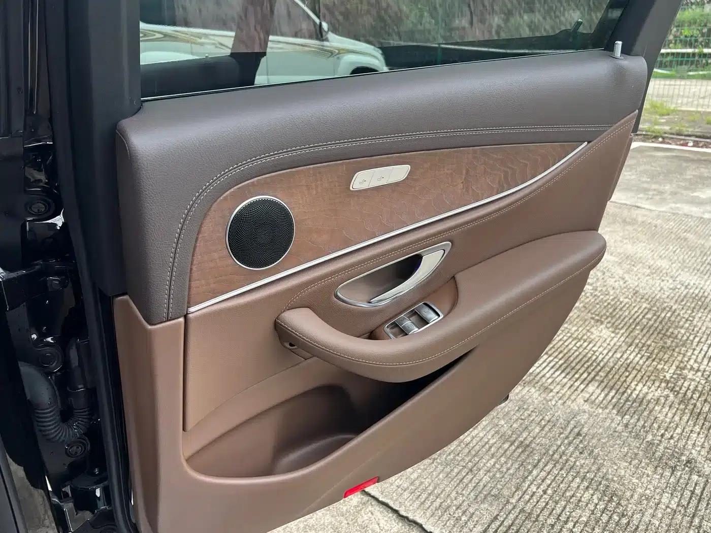 Mercedes-Benz E-Class 2018 Facelift E 300 L Fashion Model — миниатюра 15