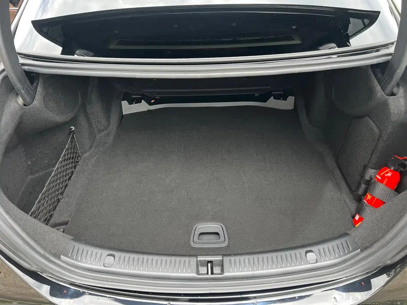 Mercedes-Benz E-Class 2018 Facelift E 300 L Fashion Model — миниатюра 17