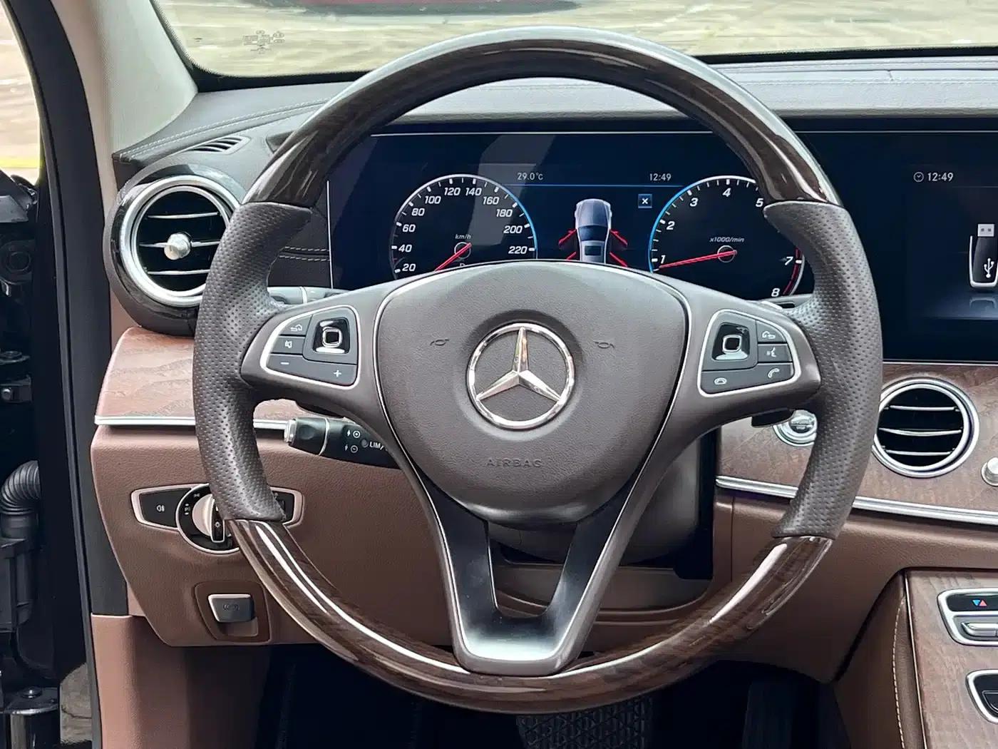 Mercedes-Benz E-Class 2018 Facelift E 300 L Fashion Model — миниатюра 9
