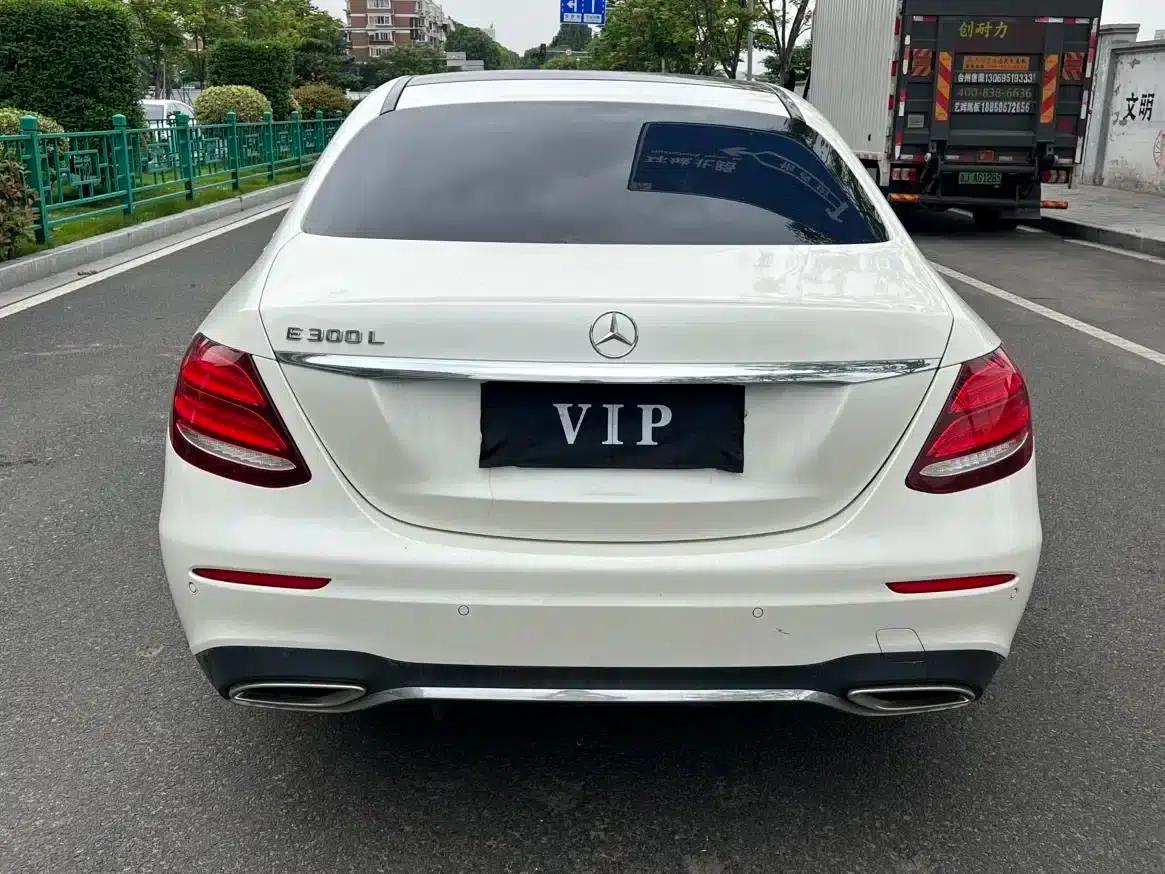 2016 Mercedes-Benz E-Class E 300 L Sport Luxury — миниатюра 16
