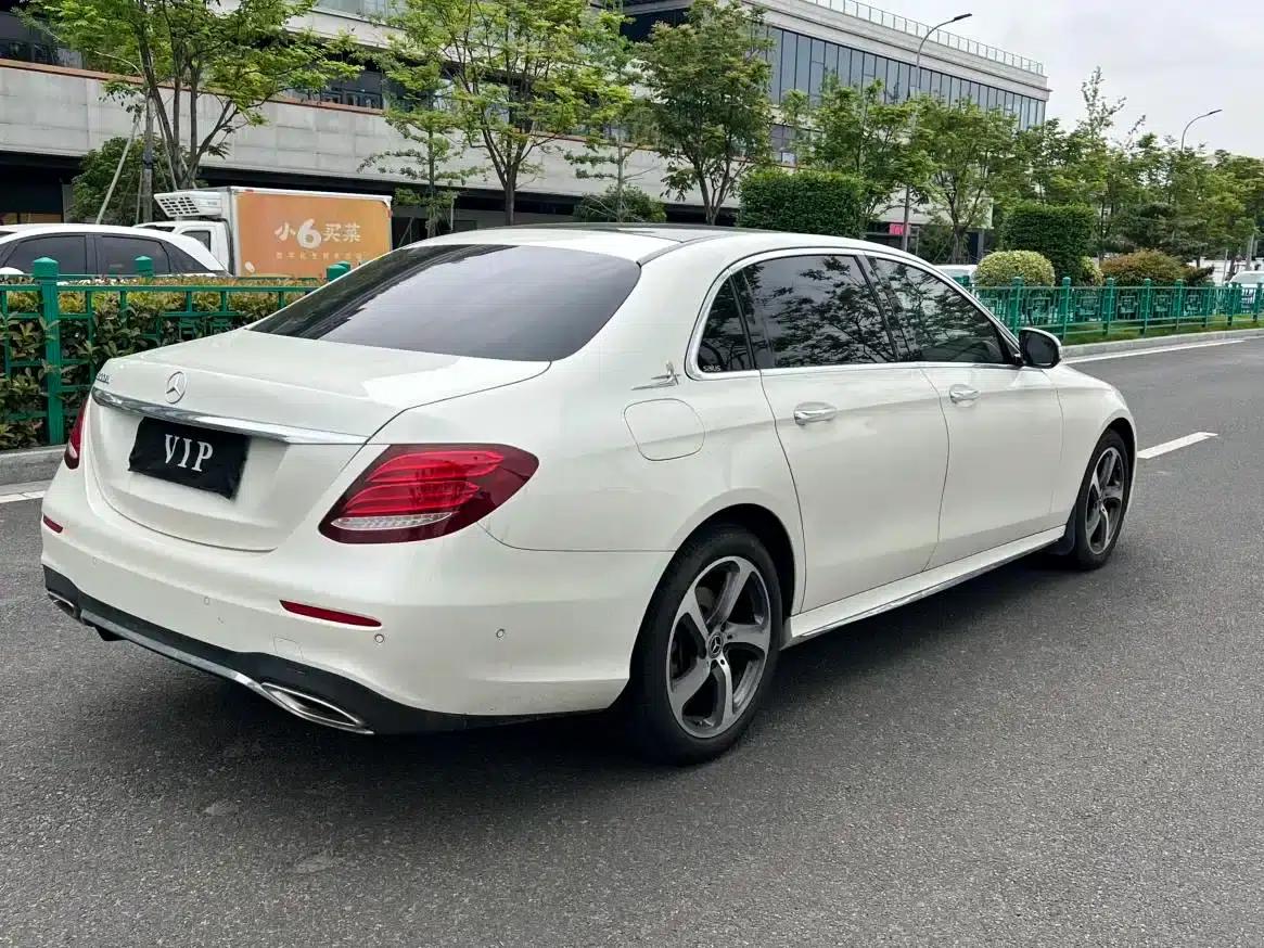 2016 Mercedes-Benz E-Class E 300 L Sport Luxury — миниатюра 17