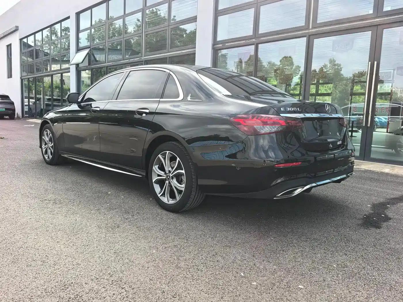 Mercedes-Benz E-Class 2022 E 300 L Sport Luxury — миниатюра 9