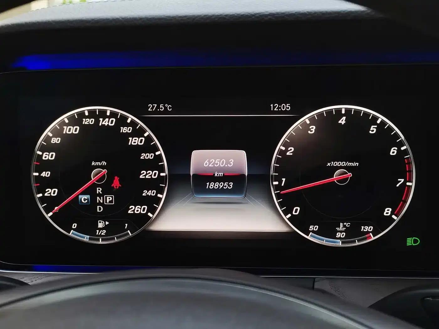 2016 Mercedes-Benz E-Class E 300 L Luxury — миниатюра 12