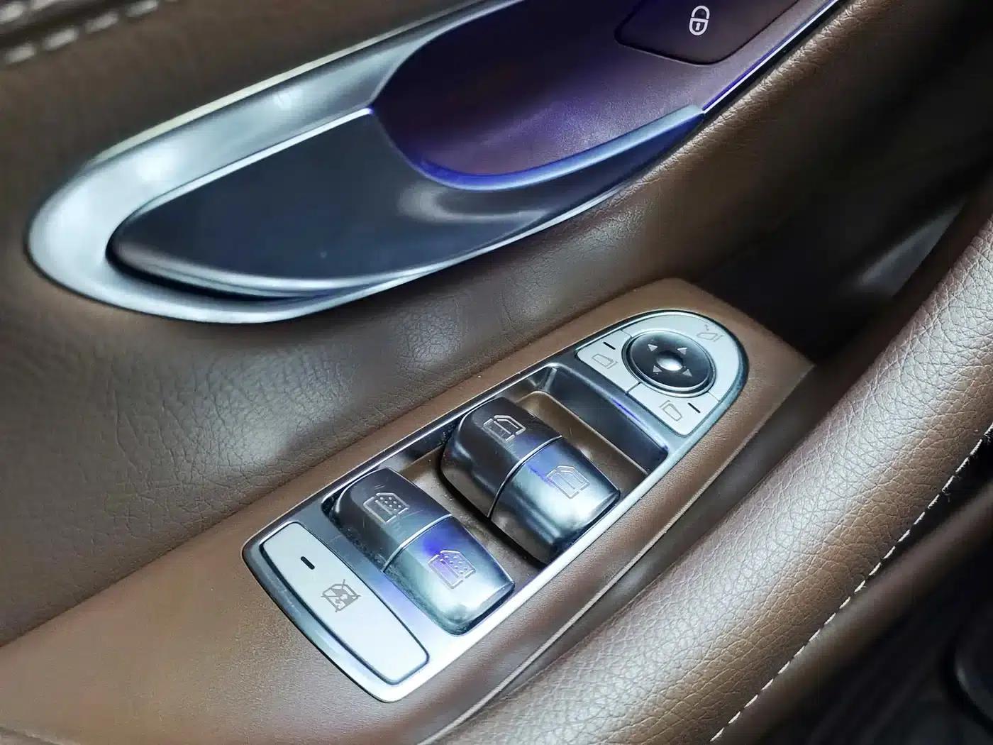 2016 Mercedes-Benz E-Class E 300 L Luxury — миниатюра 18