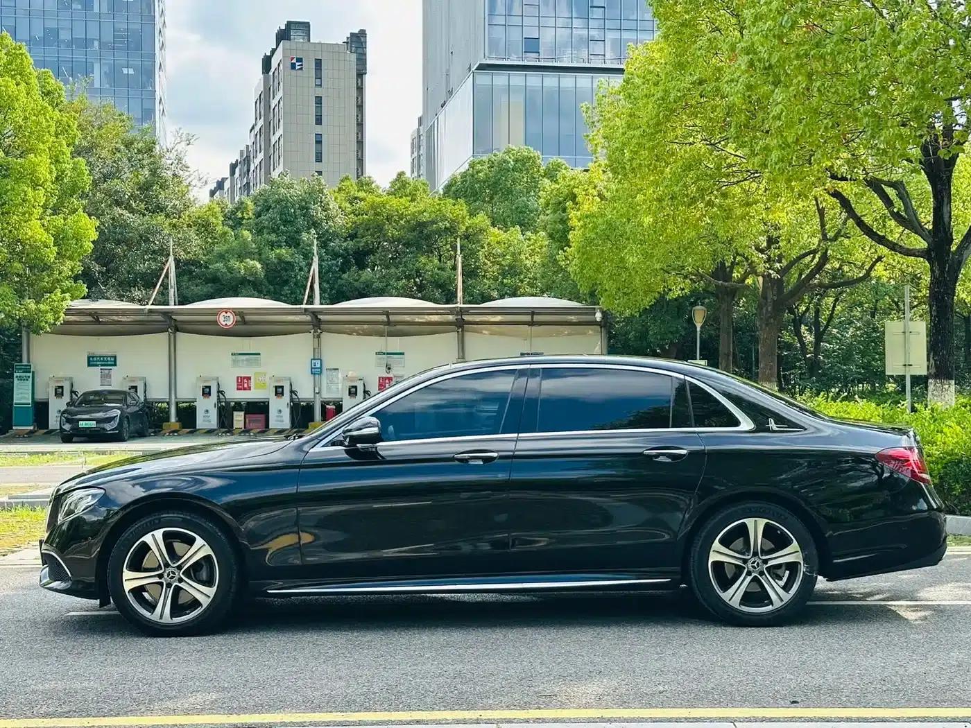 Mercedes-Benz E-Class 2020 Facelift E 260 L Sport — миниатюра 3