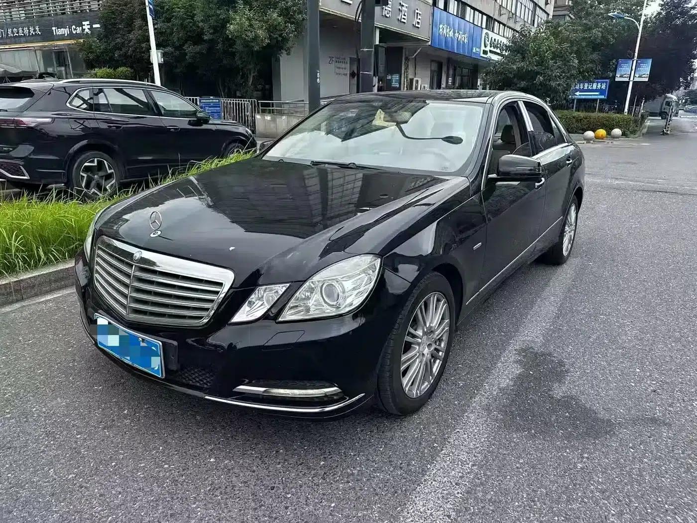 Imported Mercedes-Benz E-Class 2010 E 200 CGI Elegance — миниатюра 1