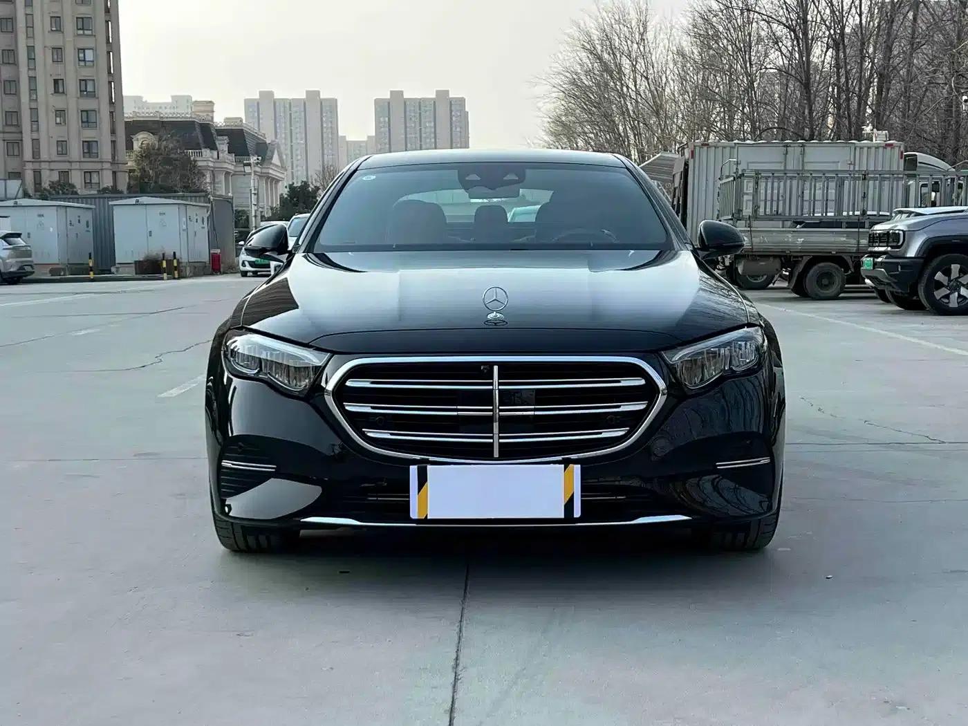 Mercedes-Benz E-Class PHEV 2024 E 350 e L Plug-in Hybrid Sedan — миниатюра 3