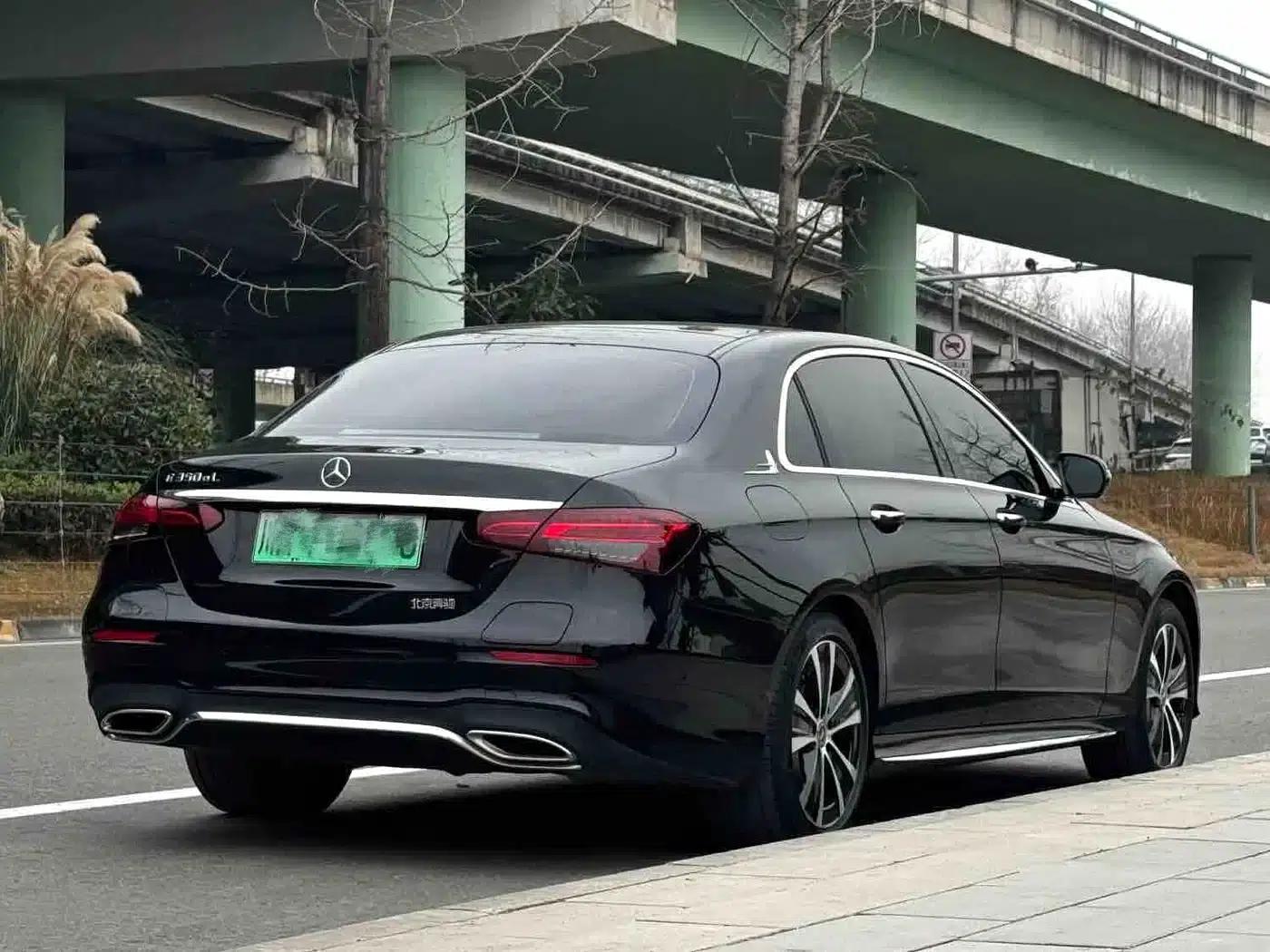 Mercedes-Benz E-Class PHEV 2023 E 350 e L Plug-in Hybrid Sports Sedan — миниатюра 7