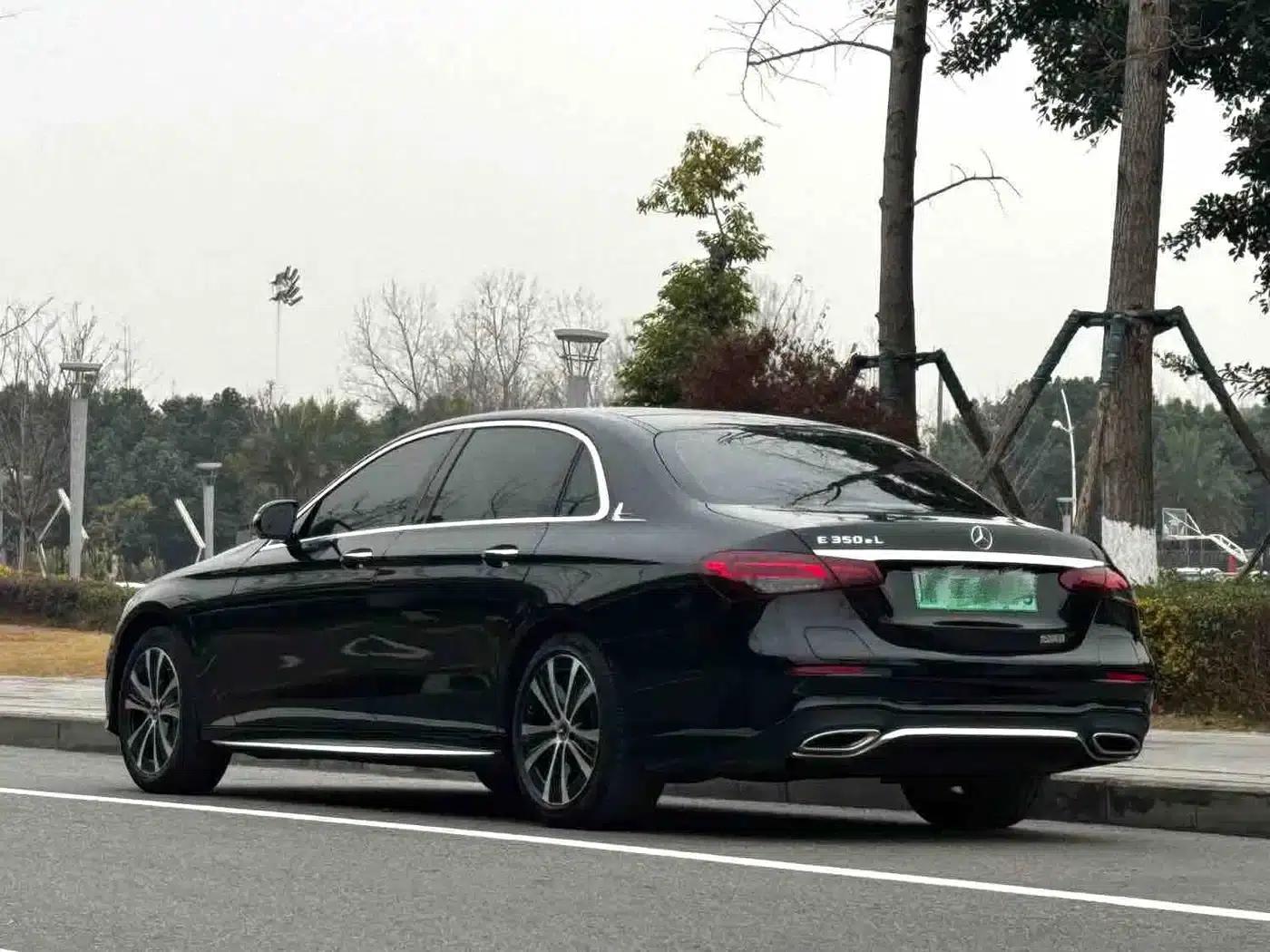 Mercedes-Benz E-Class PHEV 2023 E 350 e L Plug-in Hybrid Sports Sedan — миниатюра 9
