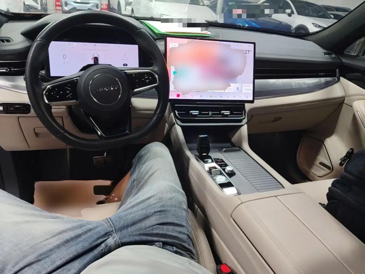 Lynk & Co 09 EM-P 2024 2.0TD EM-P Four-Wheel Drive ULTRA Six-Seater — миниатюра 12
