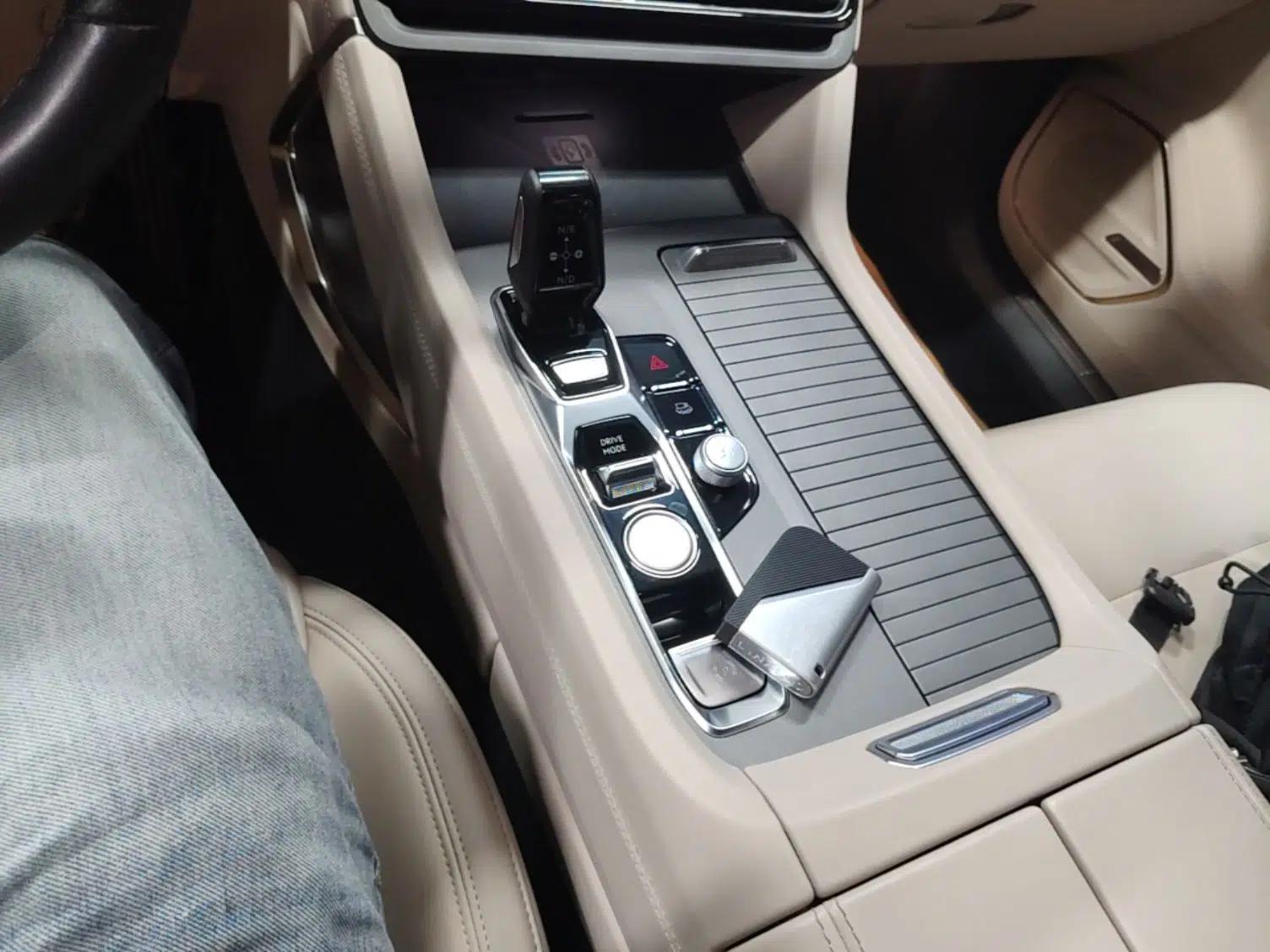 Lynk & Co 09 EM-P 2024 2.0TD EM-P Four-Wheel Drive ULTRA Six-Seater — миниатюра 16
