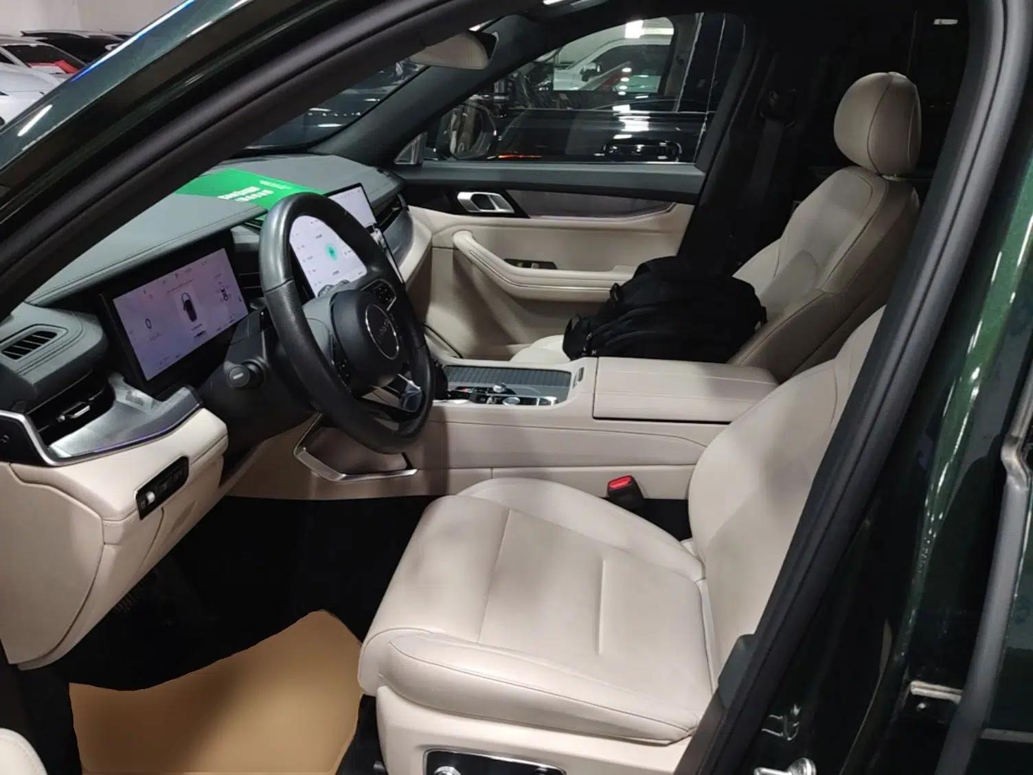 Lynk & Co 09 EM-P 2024 2.0TD EM-P Four-Wheel Drive ULTRA Six-Seater — миниатюра 17